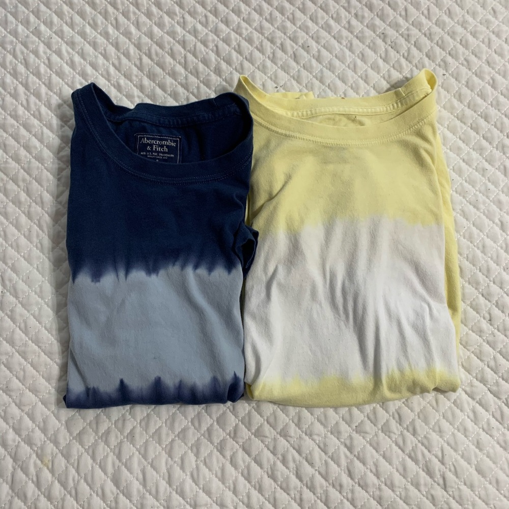 Abercrombie and Fitch Blue and Yellow Wave T’s